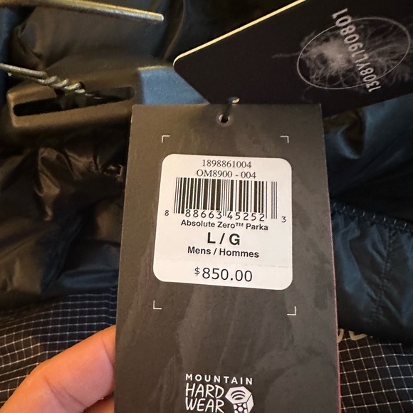 NWT Mountain Hardwear Men's Black Insulated Parka - Picture 3 of 5